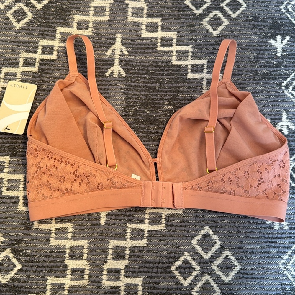 Lively Busty Bralette Shell Pink Lace Bra Adjustable Straps - Picture 7 of 7